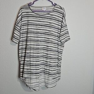 🔴 3 For $10 DEAL LuLaRoe Grey and White Striped Short Sleeve Top Size Small